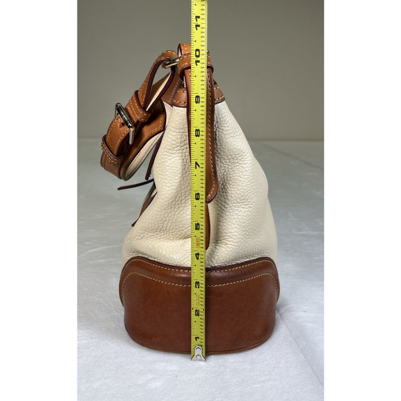 Dooney Bourke Tan Pebbled Leather Drawstring Pocket Lock Bucket Shoulder Bag FS - Picture 9 of 16